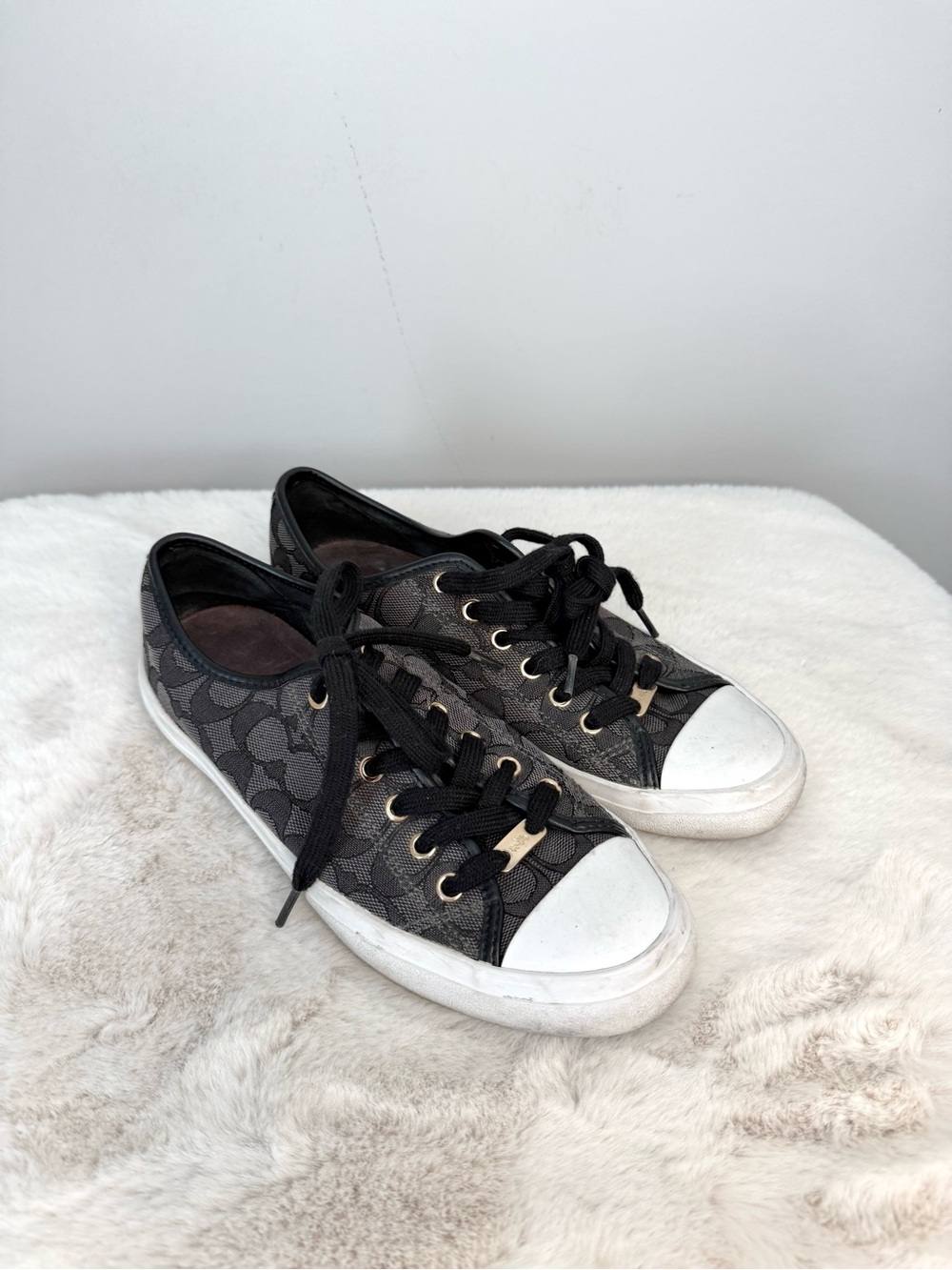 Coach Women's Black and Gold Signature Print Canvas Low-Top Sneakers
